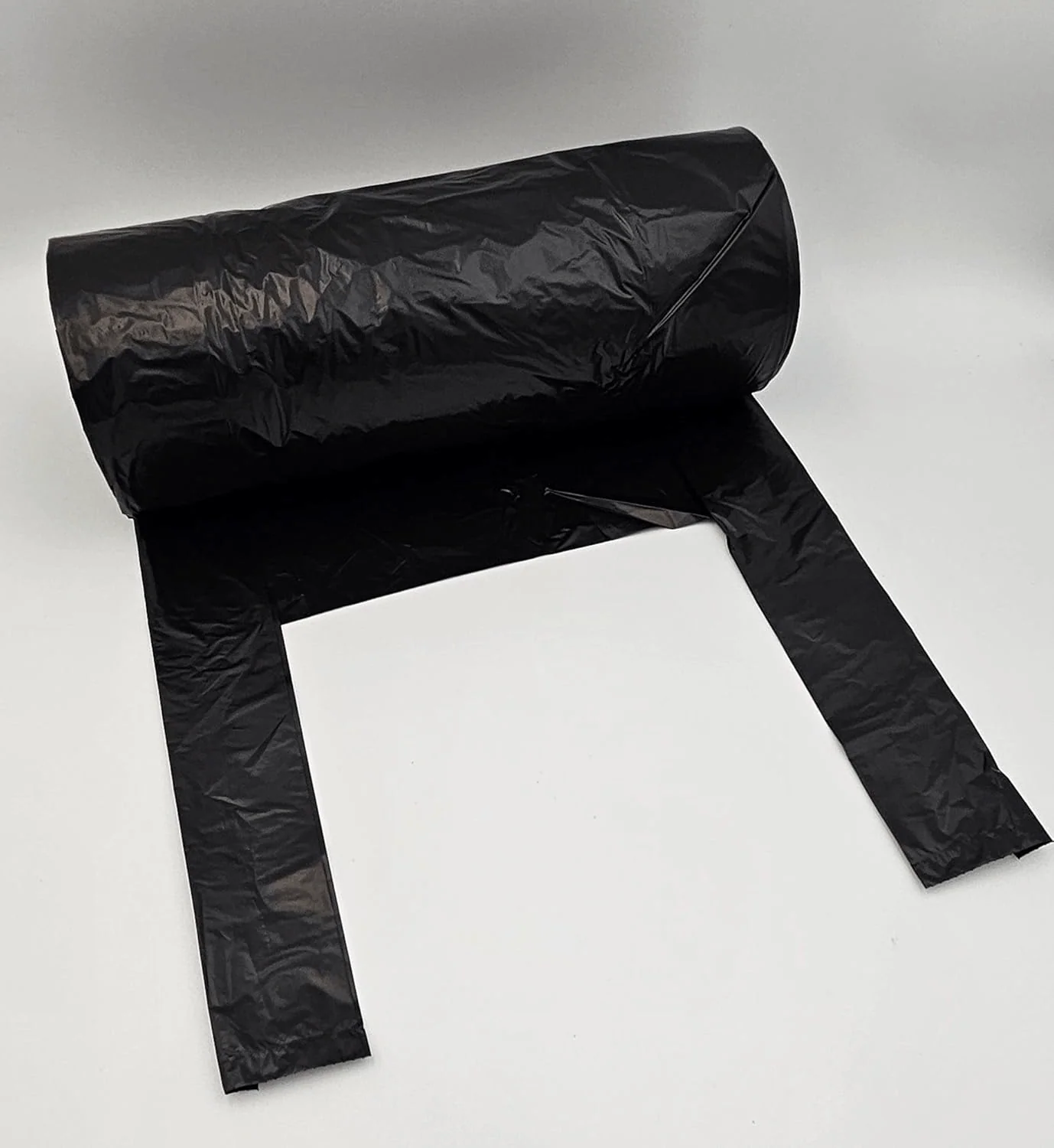 Tidyz Heavy-Duty Black Bin Bags Extra Strong Refuse Sacks with Tie Handles 50 Pack - 50L - Image 2