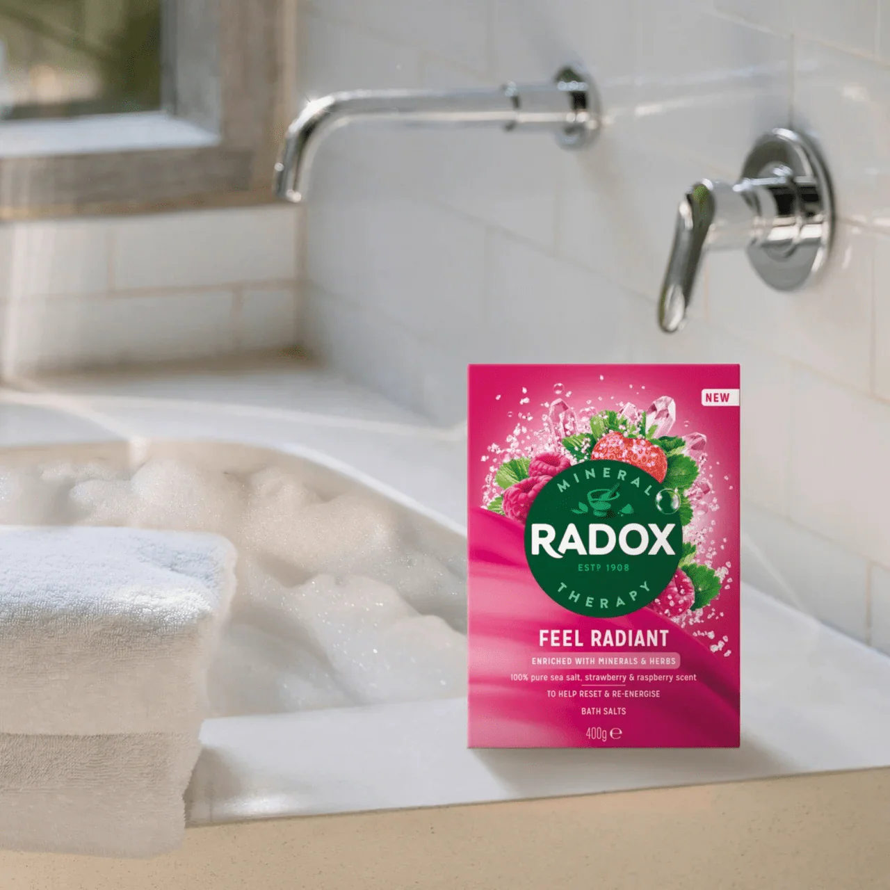 Radox Feel Radiant Bath Salt (400g) - Image 3